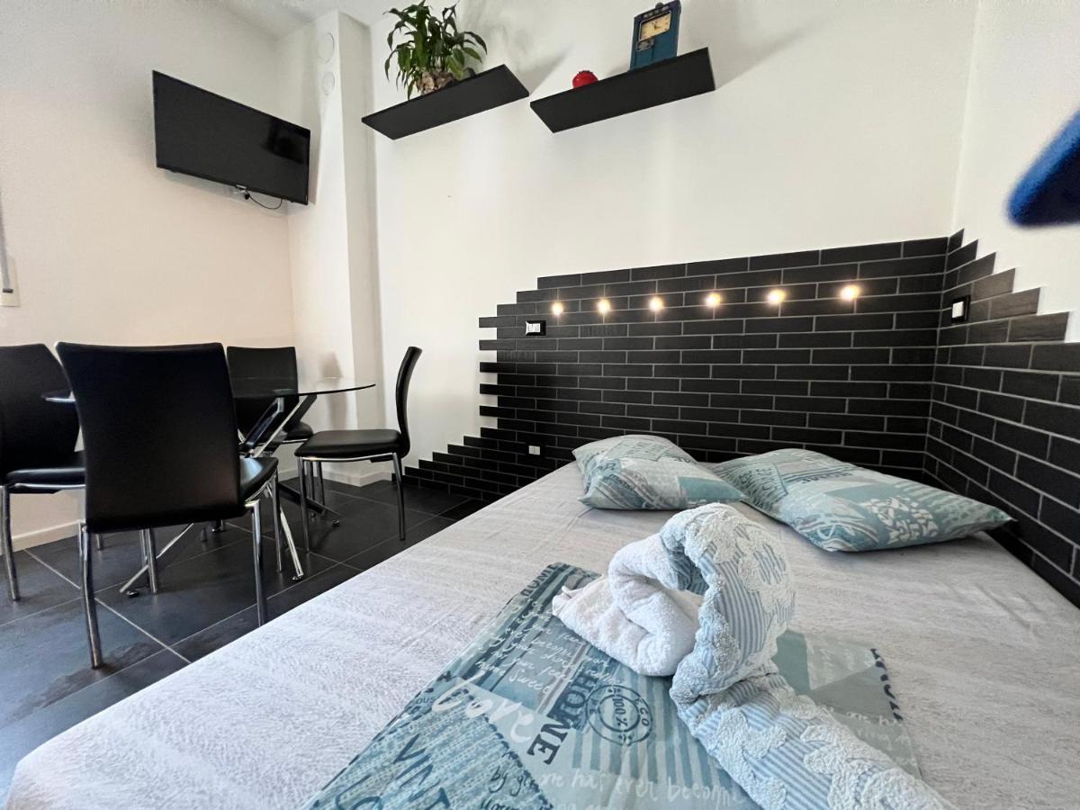Blaxej, Nel Cuore Di Verona, Moderno Ed Elegante, 4 Posti Letto, Wi-Fi, Self Check In Daire Dış mekan fotoğraf