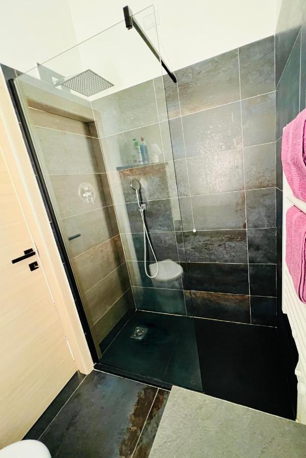Blaxej, Nel Cuore Di Verona, Moderno Ed Elegante, 4 Posti Letto, Wi-Fi, Self Check In Daire Dış mekan fotoğraf